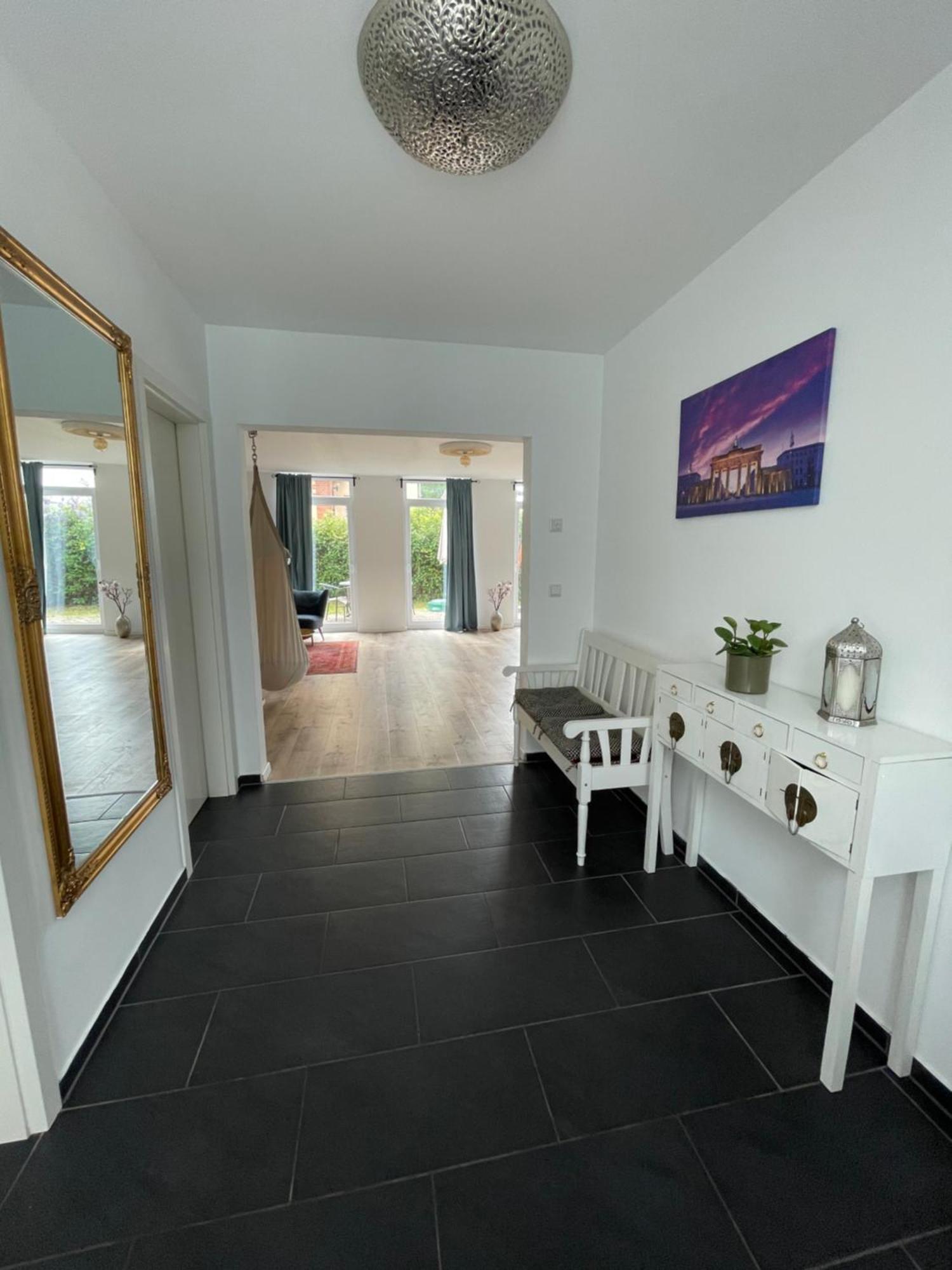 Вилла Urban House For Families And Berlin Tourists Тельтов Экстерьер фото